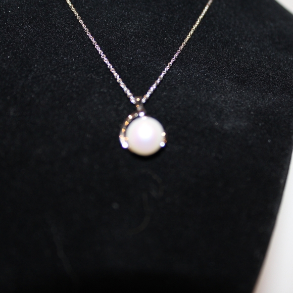 New, beautiful silver necklace with a pearl - Picture 2 of 4